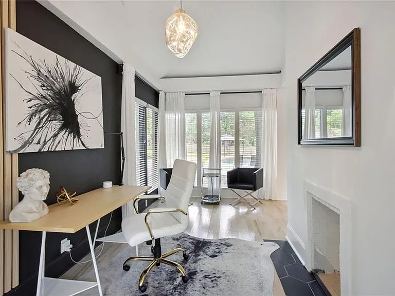 1720 Flagler Ave NE — Photo 6