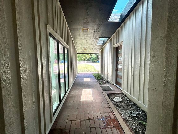 3rd image of 547 N Gray Ave