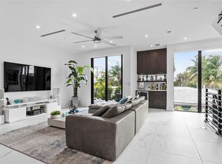 1044 N Victoria Park Rd, Fort Lauderdale, FL 33304