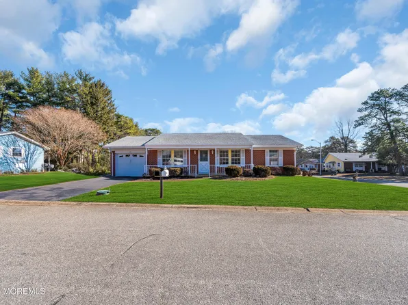 55 Franklin Lane, Whiting, NJ 08759