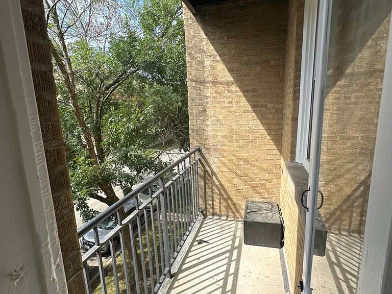 4904-08 N Saint Louis Ave #2S — Photo 7