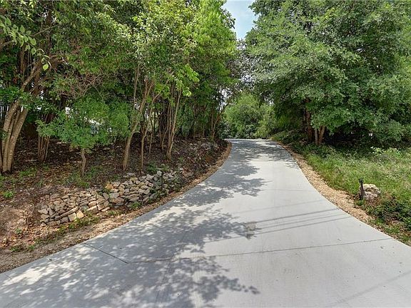 2nd image of 1902 N Cuernavaca Dr