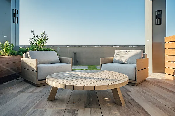 Rented by Nooklyn NYC LLC | media 103