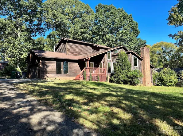 7514 Robin Crest Rd, Charlotte, NC 28226