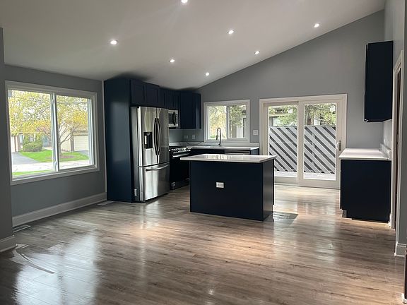4th image of 203 Cascade Dr #203