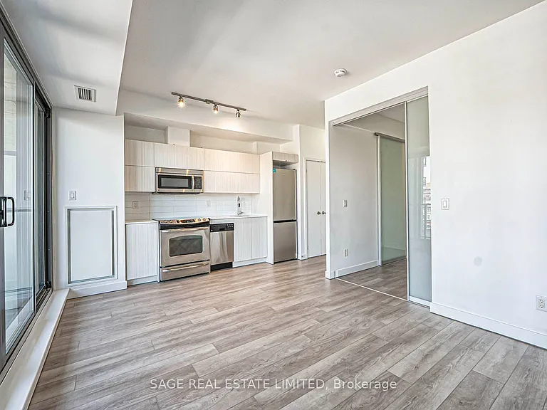 32 Camden St #607 — Photo 8