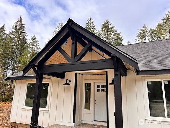 2nd image of 2908 205th Avenue SW