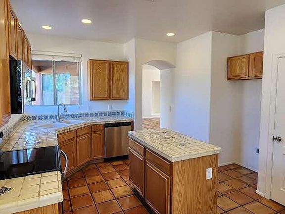 3rd image of 146 N White Willow Pl