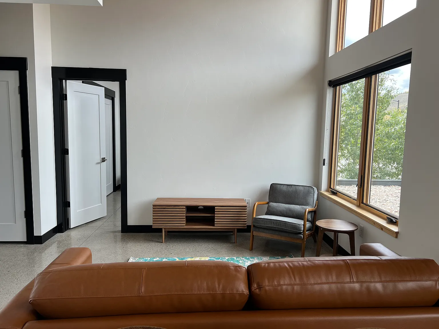 2 bed, 900 sqft, $3,100 — Photo 3