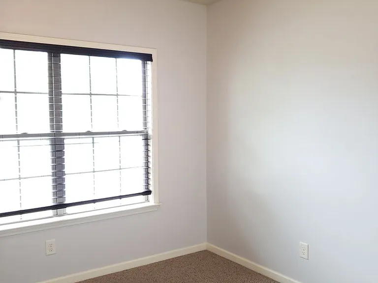 1394 Raven Rd — Photo 16