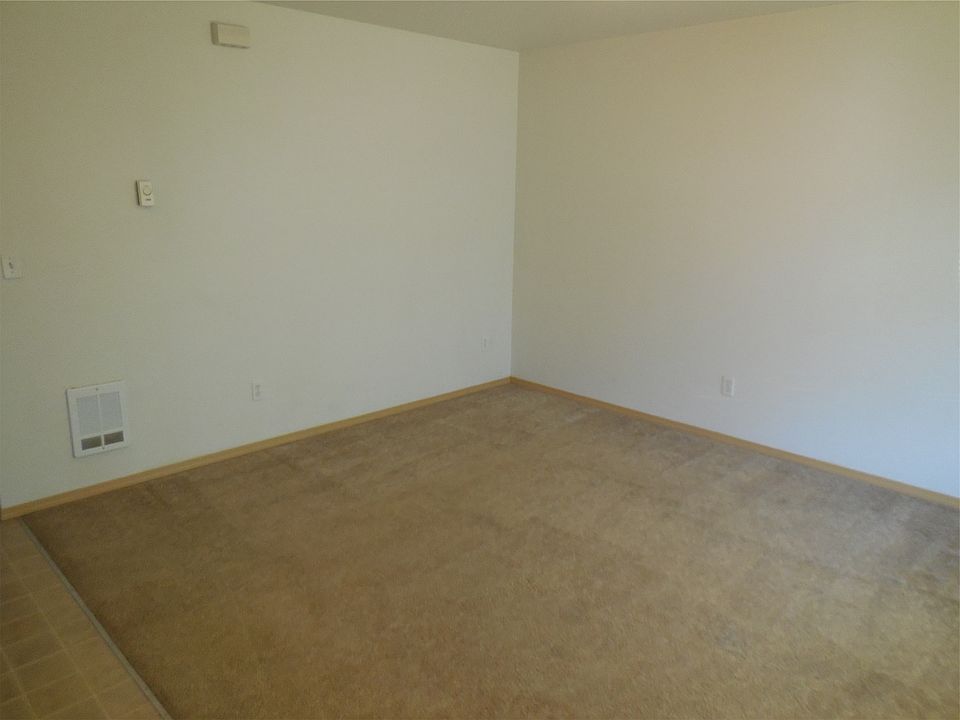 2nd image of 715 Cedar Ave APT B