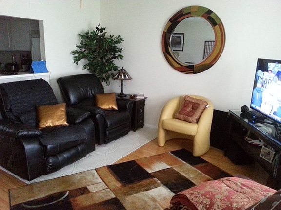 4th image of 154 Salisbury #G