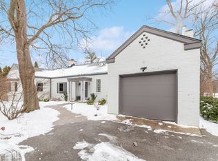 61 Ridge Rd, Highland Park, IL 60035