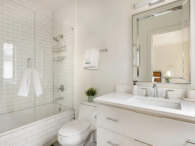 634 Bonaventure Ave NE — Photo 26