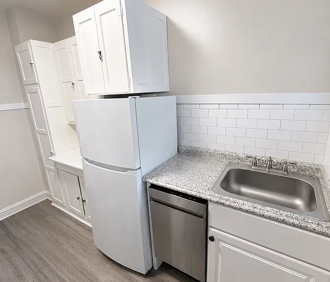 1110 Curtiss St #A3 — Photo 3