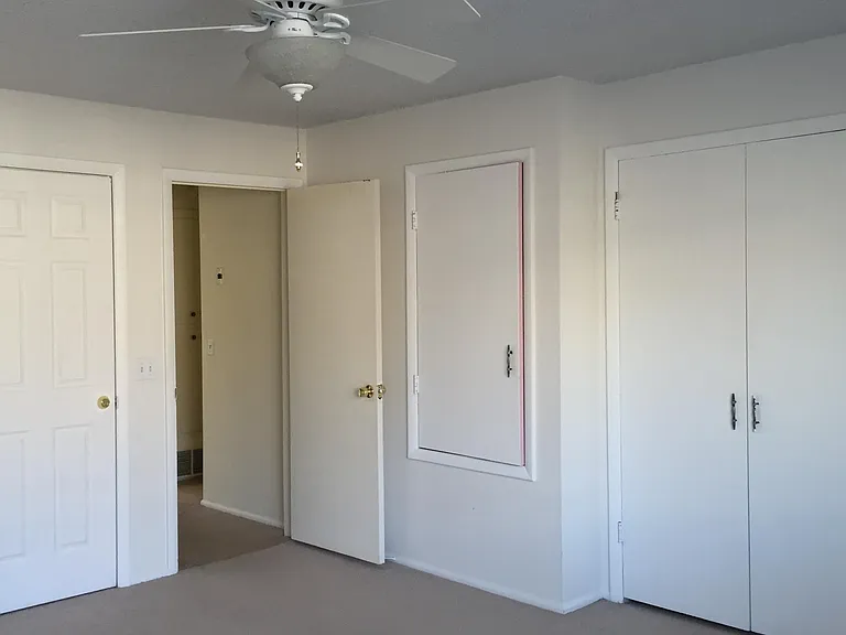 2128 E Georgetown Sq #C — Photo 5