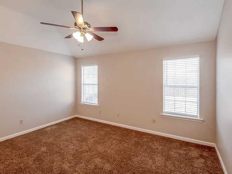 7677 Fox Hunt Dr E — Photo 12