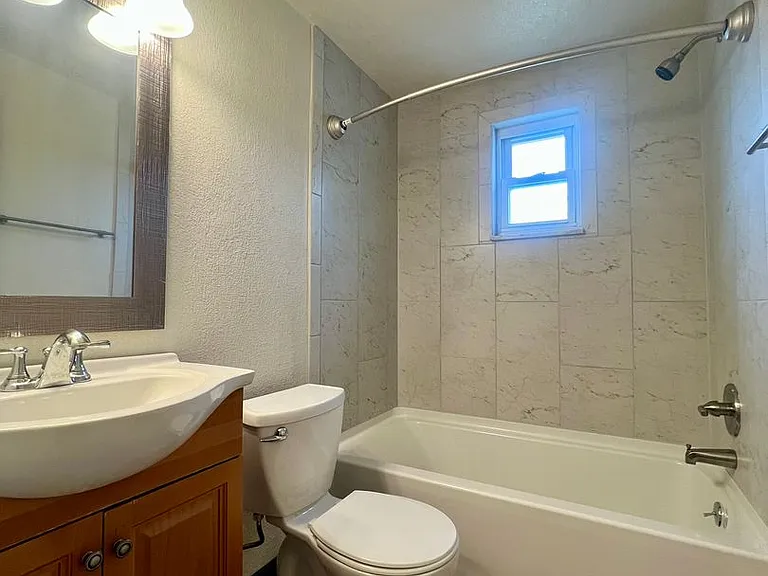 107 Savors Ct — Photo 7