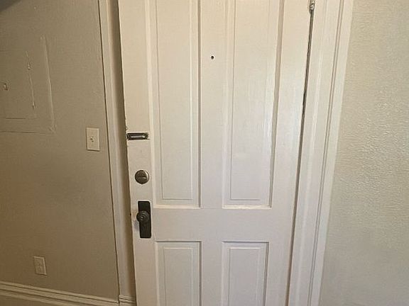 4th image of 523 W Hays St APT 6