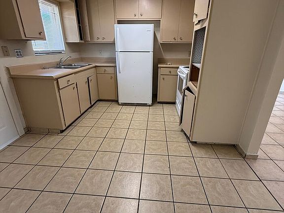 3rd image of 4532 E Fairmount St #A