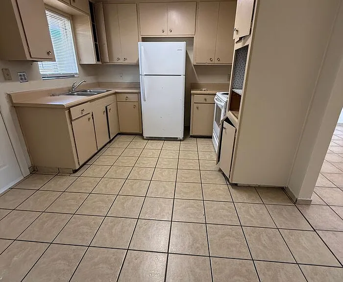 4532 E Fairmount St #A — Photo 3