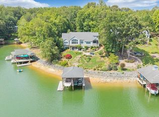 2512 Lakewood Forest Rd, Moneta, VA 24121