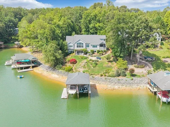 2512 Lakewood Forest Rd, Moneta, VA 24121