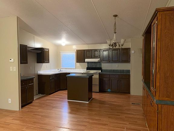 4th image of 1037 Florence Dr