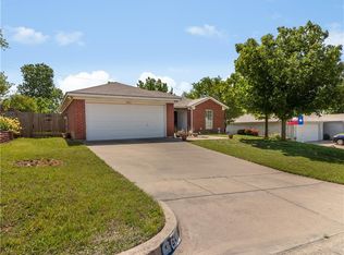 641 Cedar Ridge Ln, Burleson, TX 76028