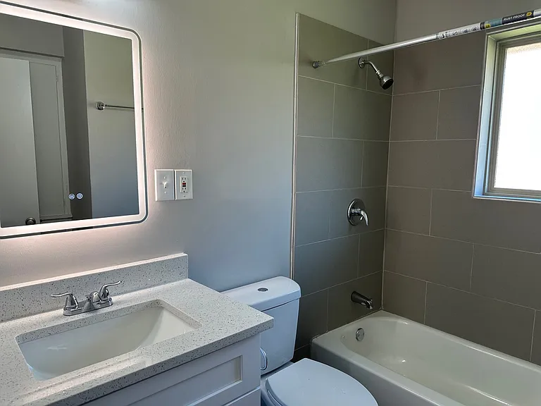 425 E Polk St #A — Photo 5