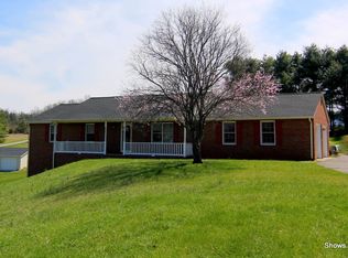 3959 Country Club Rd, Troutville, VA 24175