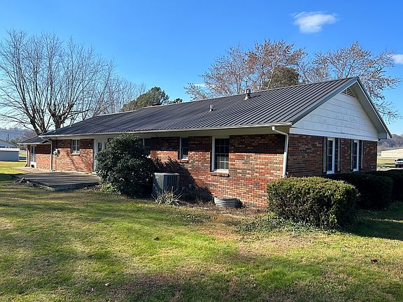 5th image of 713 S Wallace Wilkinson Blvd