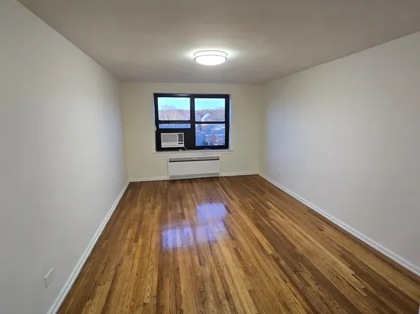 75-08 Bell Boulevard image 1 of 6