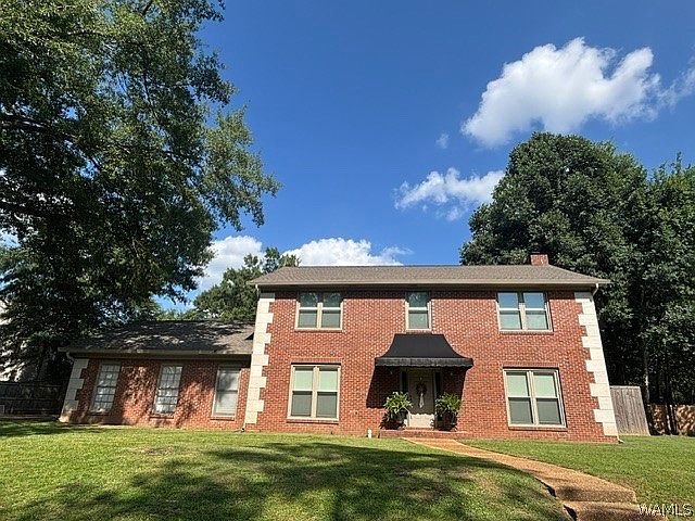1st image of 905 Belle Meade Dr