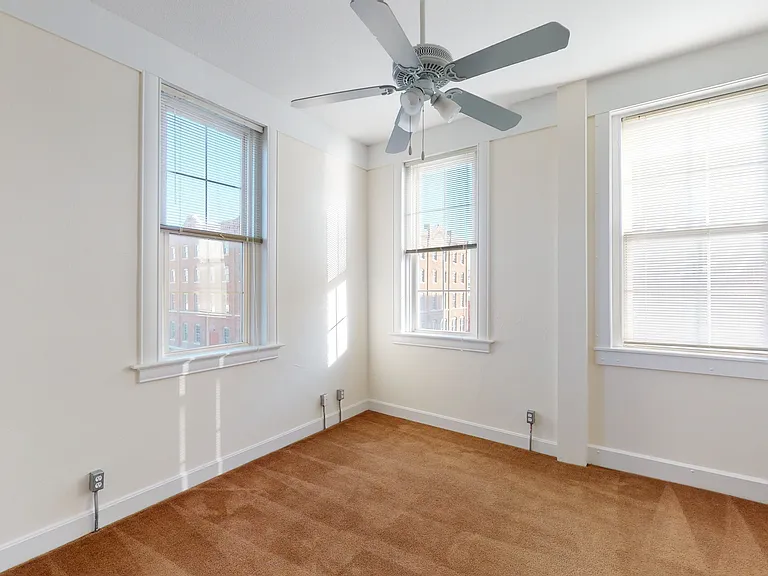 320 S 2nd St — Photo 10