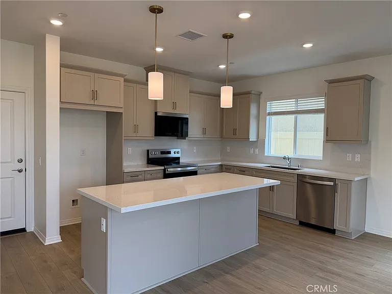 9707 Babaco St — Photo 12