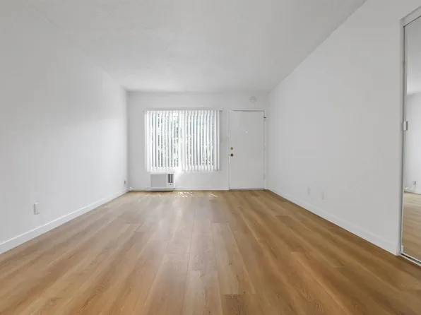 7941 Selma, 7941 Selma Ave APT 135, Los Angeles, CA 90046