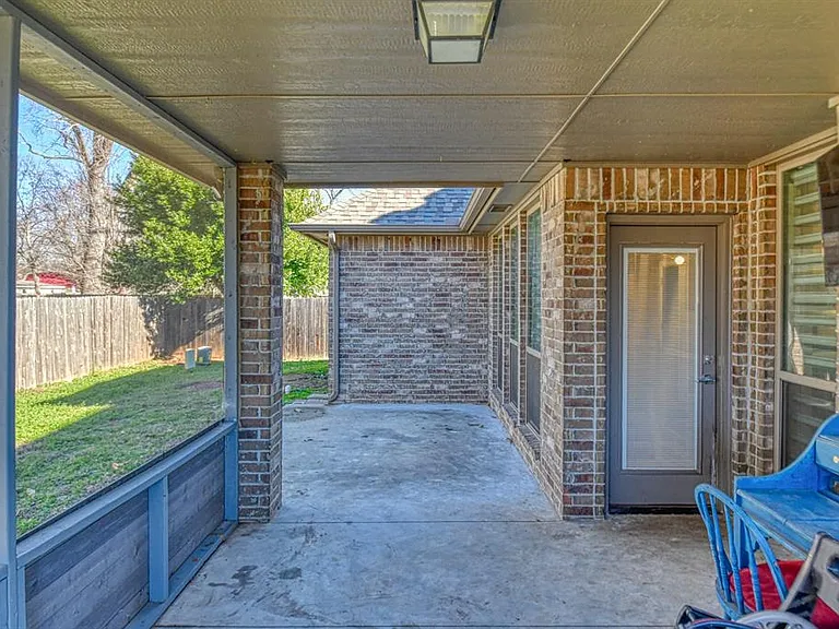 2325 Rivercross Ct — Photo 32
