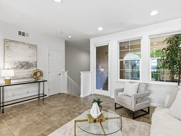 482 Tristania Ter — Photo 4