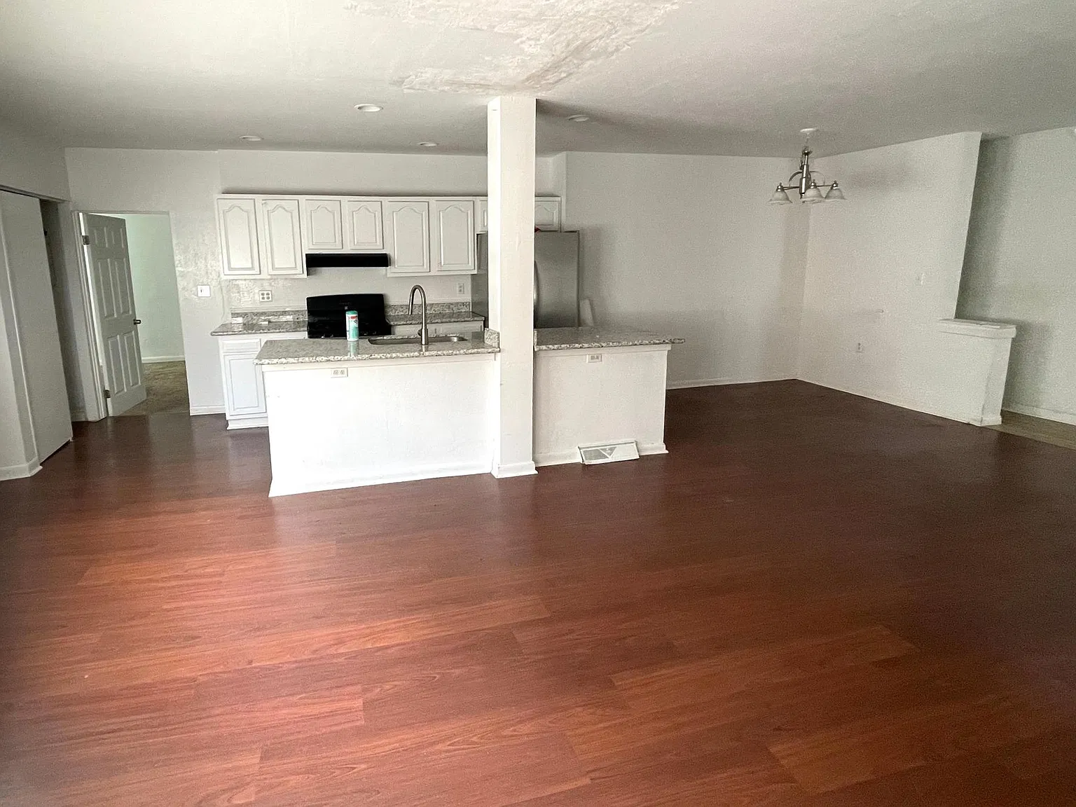 5 bed, 3565 sqft, $2,200 — Photo 4