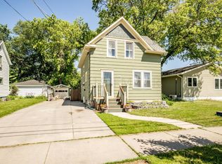 214 9th St N, Moorhead, MN 56560