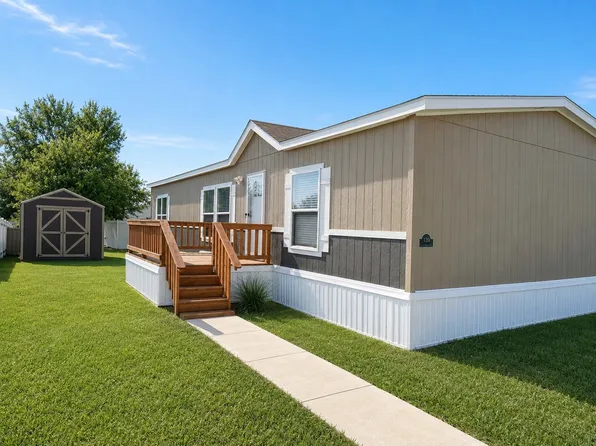 120 Shady Grove Dr, Sanger, TX 76266