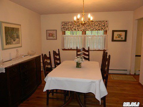 4th image of 32 Clearbrook Dr