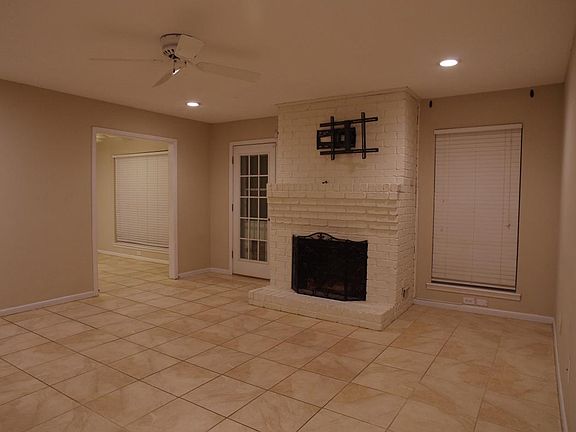 3rd image of 1505 Stonewall Dr