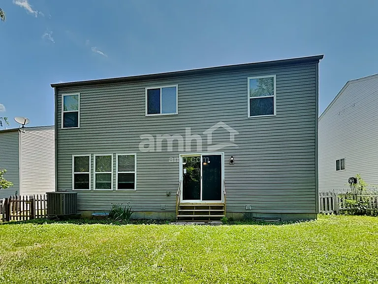 5557 Windsor Ct — Photo 17