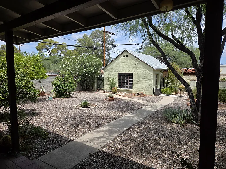 2501 E Drachman St — Photo 25