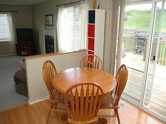 Eat-In Kitchen