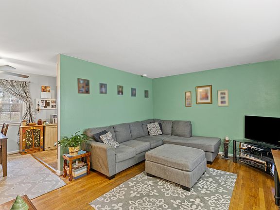 3rd image of 314 Senate Dr