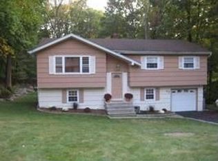 49 Roger Ct, Ringwood, NJ 07456