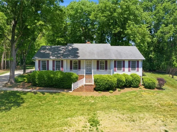 423 Wildwood Ln, Graham, NC 27253